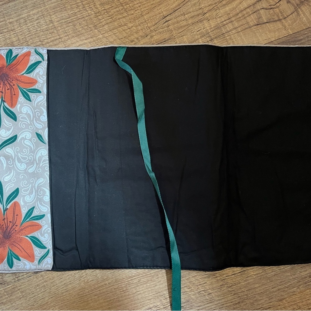 The Booksih Box Currently Reading Book sleeve - Picture 3 of 3